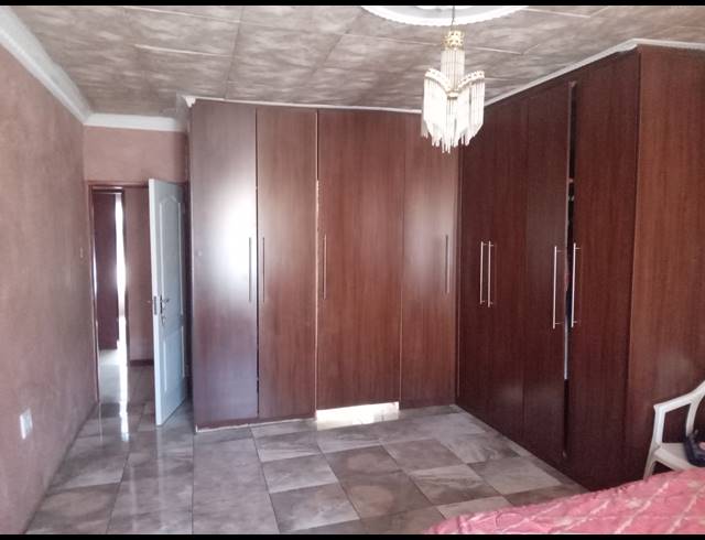 3 BEDROOM FREEHOLD FOR SALE IN VOSLOORUS